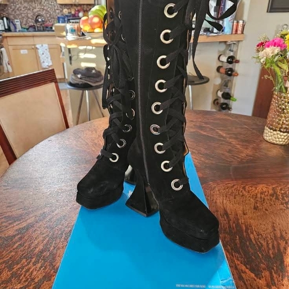 John Fluevog Sampladelics, 9, Black Suede - Picture 2 of 4